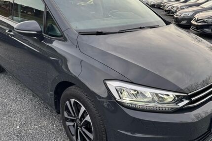 VW Touran 152.321 km 20.285 &euro; Boxberg 97944