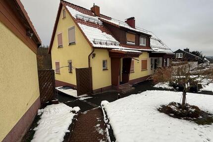 Charmante Doppelhaushälfte mit Garten & Garage 4 zimmer