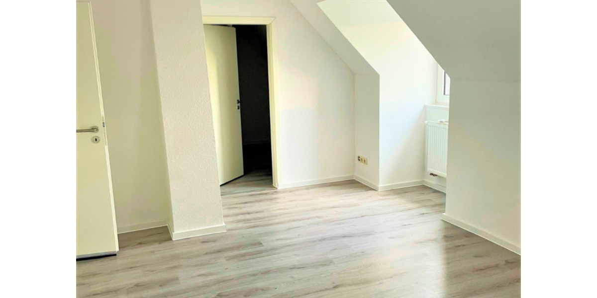 Dachgeschoßwohnung Wilhelmshaven - 2 Zimmer, 45 m&sup2;, 400&euro; | Angebot:25960045