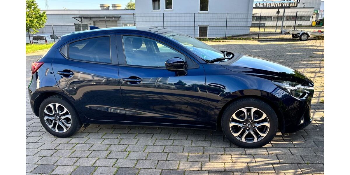 Mazda 2 65.000 km 11.999 &euro; Kornwestheim 70806