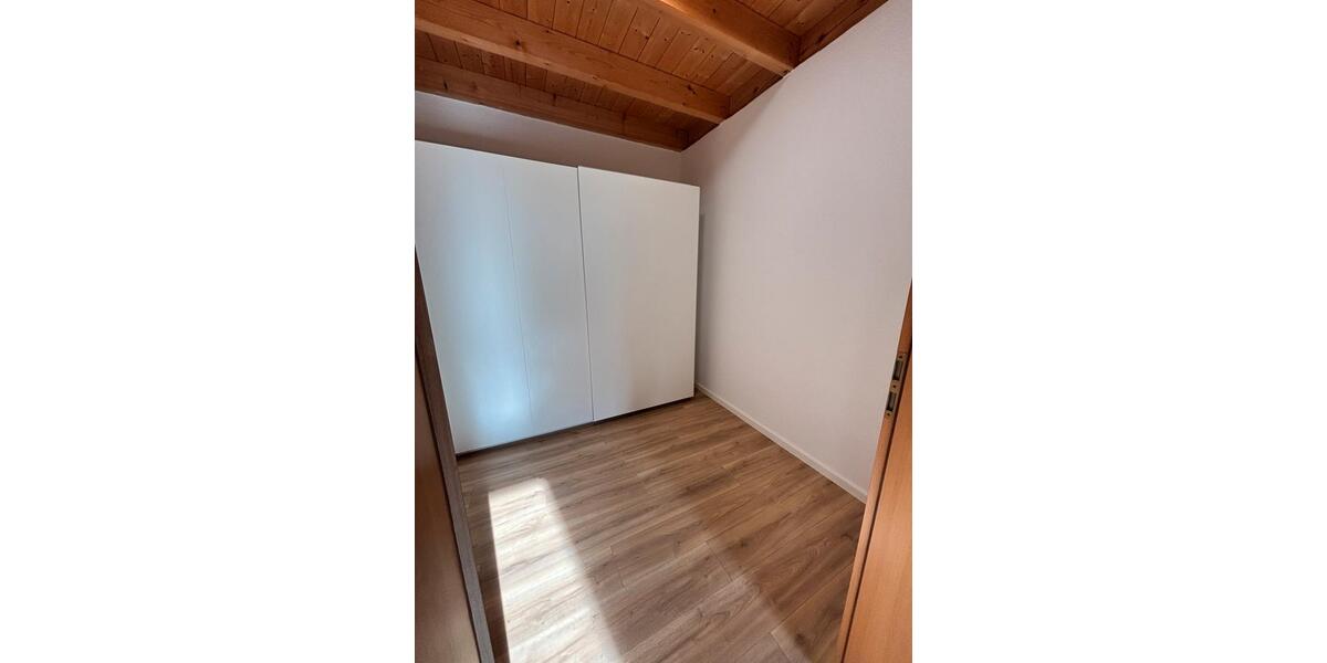 Doppelhaushälfte Landstuhl - 6 Zimmer, 236 m&sup2;, 2.100&euro; | Angebot:25341744