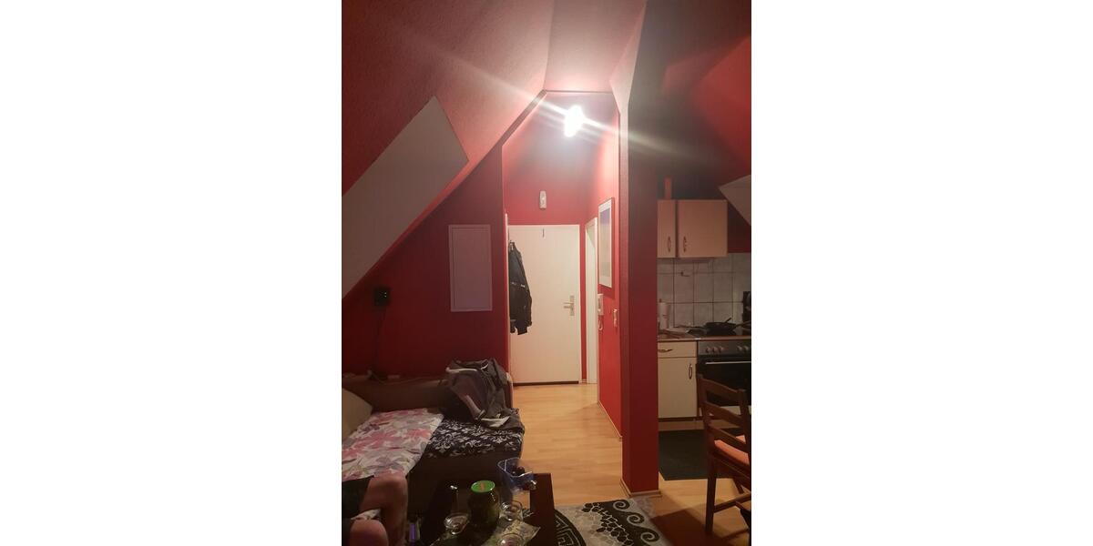 Möblierte , Gemütliche 2-Zimmer-Dachgeschosswohnung 2 zimmer