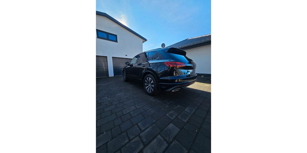 VW Touareg 151.235 km 33.899 &euro; Sülzetal 39171
