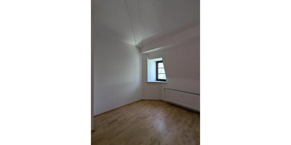 Dachgeschoßwohnung Chemnitz Altendorf - 5 Zimmer, 280 m&sup2;, 1.270&euro; | Angebot:25447488