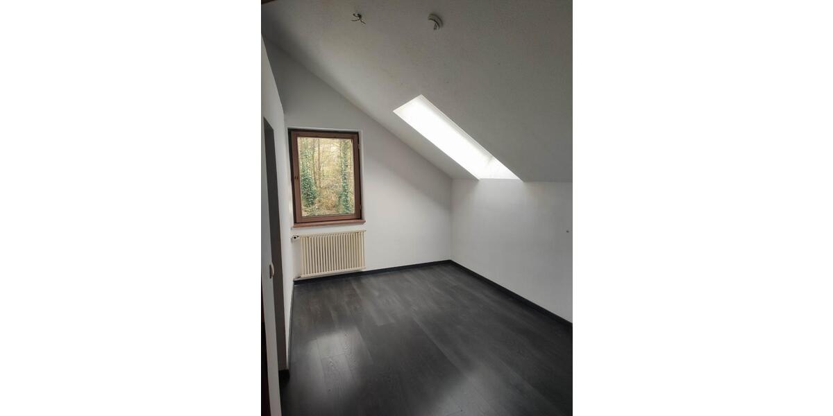 Etagenwohnung Hennef (Sieg) - 4 Zimmer, 120 m&sup2;, 1.400&euro; | Angebot:24983710