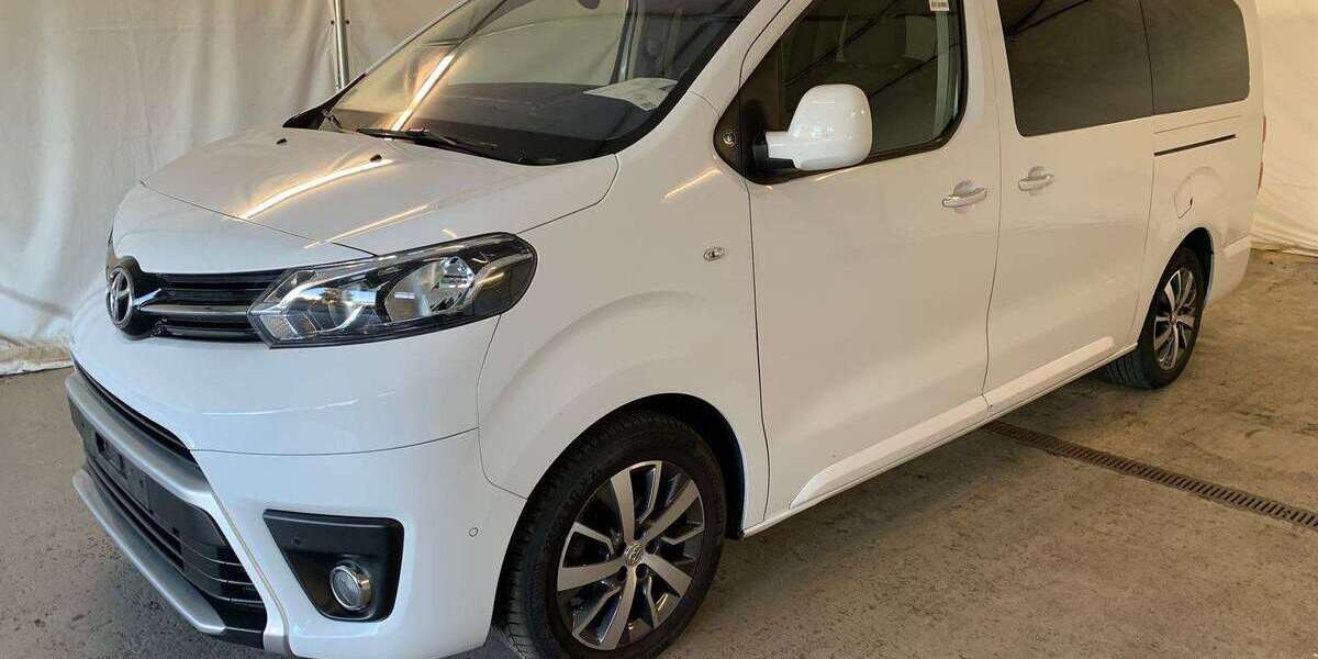 Toyota Verso 130.000 km 25.950 &euro; Herges-Hallenberg 98587