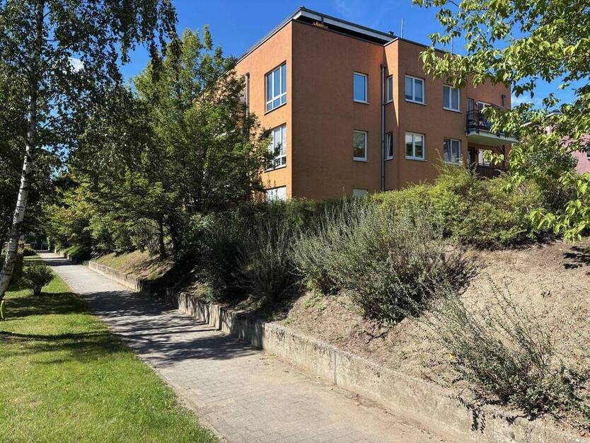 Eigentumswohnung in Bernau-Friedenstal mit 2 Zimmern, Südbalkon und Tiefgaragenstellplatz zur Selbstnutzung