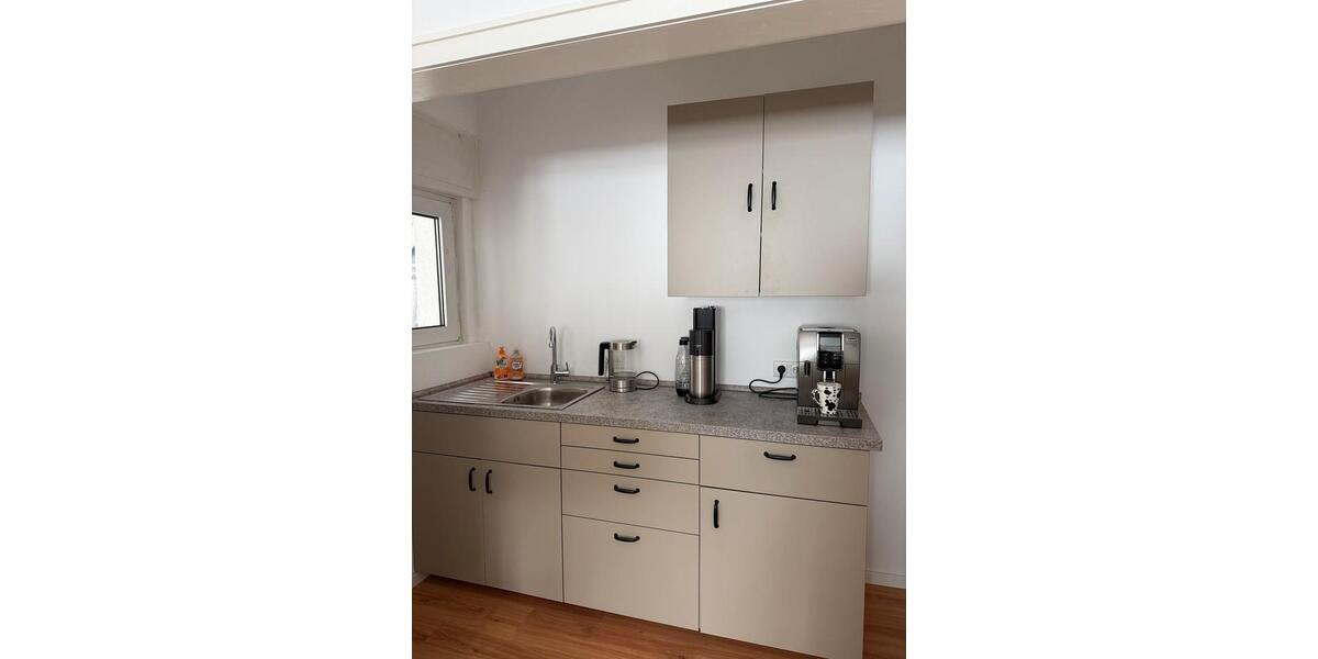 Attraktive Bürofläche in zentraler Lage - ca. 80 m² zimmer