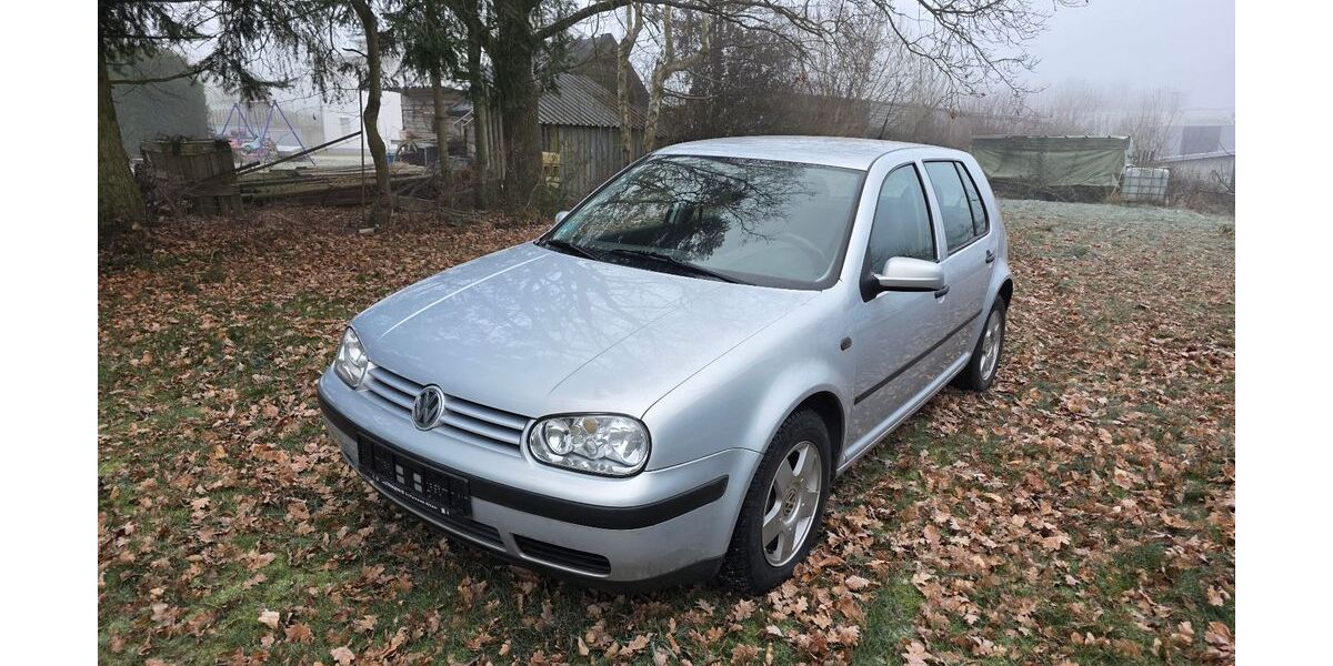 VW Golf 136.228 km 2.400 &euro; Kastellaun 56288