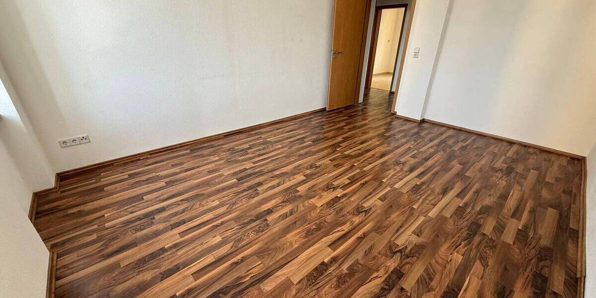 Zimmer Chemnitz Zentrum - 3 Zimmer, 69 m&sup2;, 419&euro; | Angebot:26377906