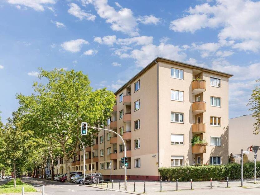 Easy Living - Schicke StadtWohnung mit moderner Ausstattung, Loggia und Platz für individuelle Ideen