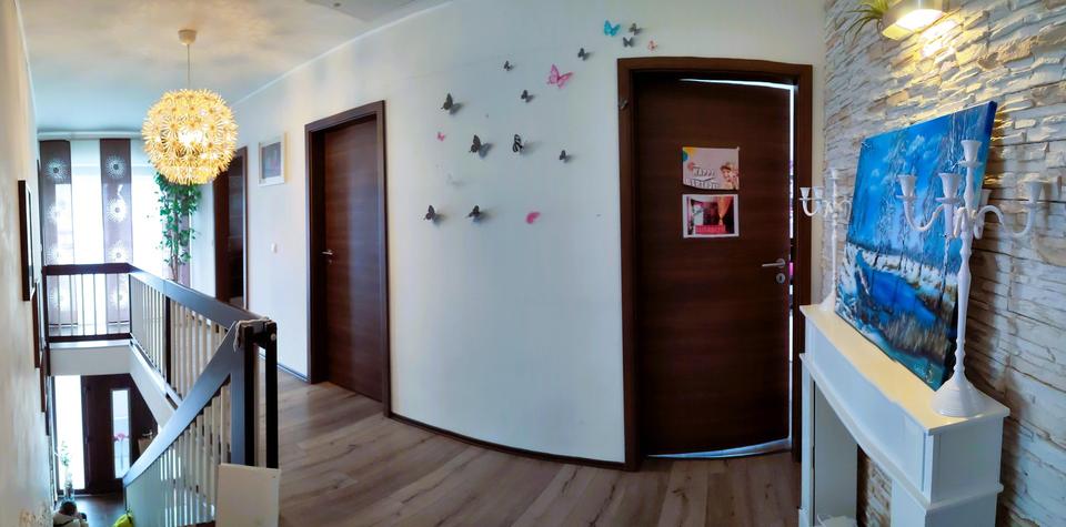 Modernes Wohnen mit Stil & Komfort: Stadtvilla mit Sauna & Garten 7.5 zimmer