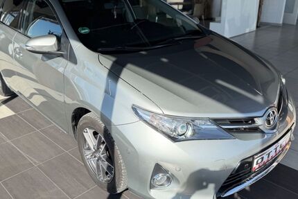 Toyota Auris 123.000 km 8.690 &euro; Singen 78224