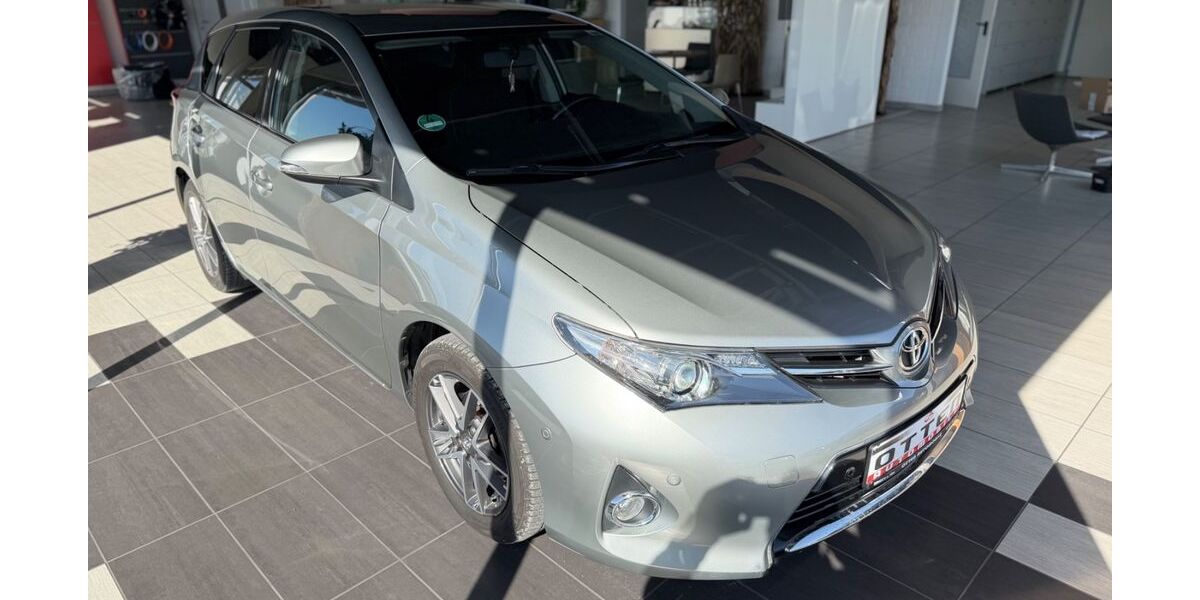 Toyota Auris 123.000 km 8.690 &euro; Singen 78224