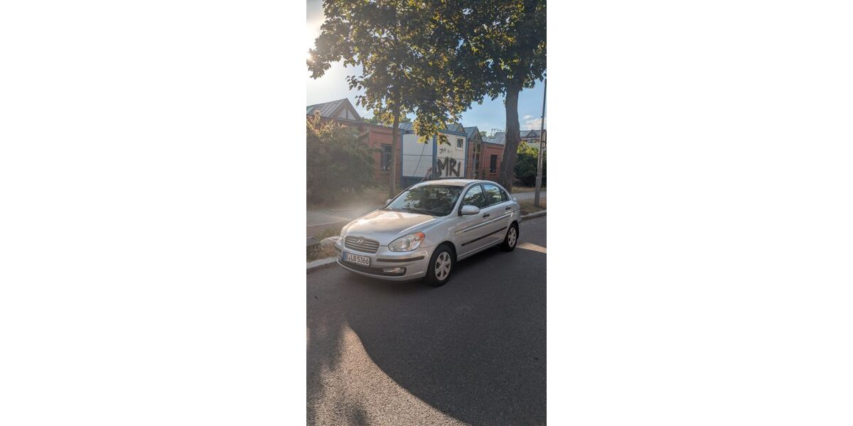 Hyundai Accent 183.000 km 1.800 &euro; Berlin 10585