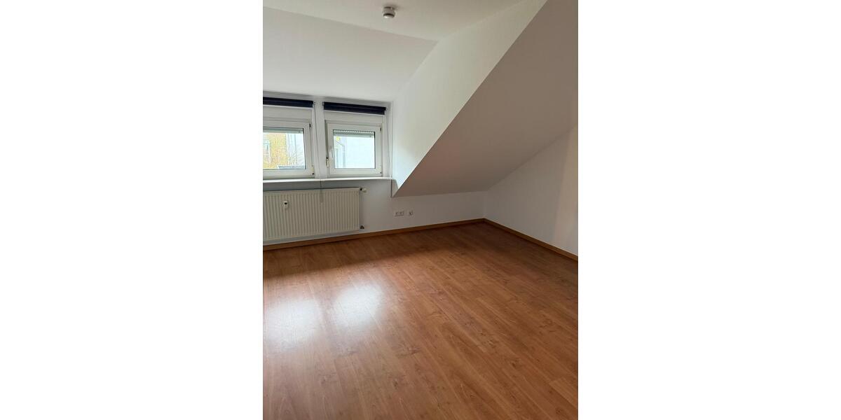 Dachgeschoßwohnung Kastellaun - 4 Zimmer, 93 m&sup2;, 930&euro; | Angebot:25044629