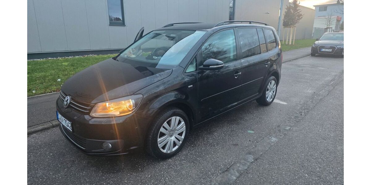 VW Touran 270.000 km 5.200 &euro; Stuttgart 70499