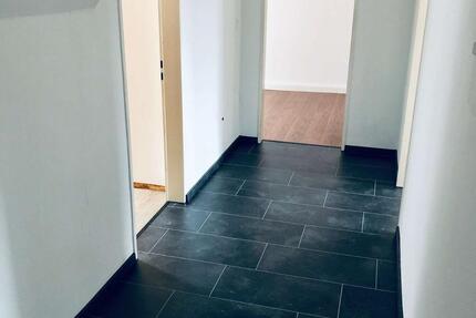 3 Zimmer DG Wohnung in Hof zu vermieten 3 zimmer