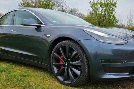 Tesla Model 3 184.185 km 18.500 &euro; Dresden 01277