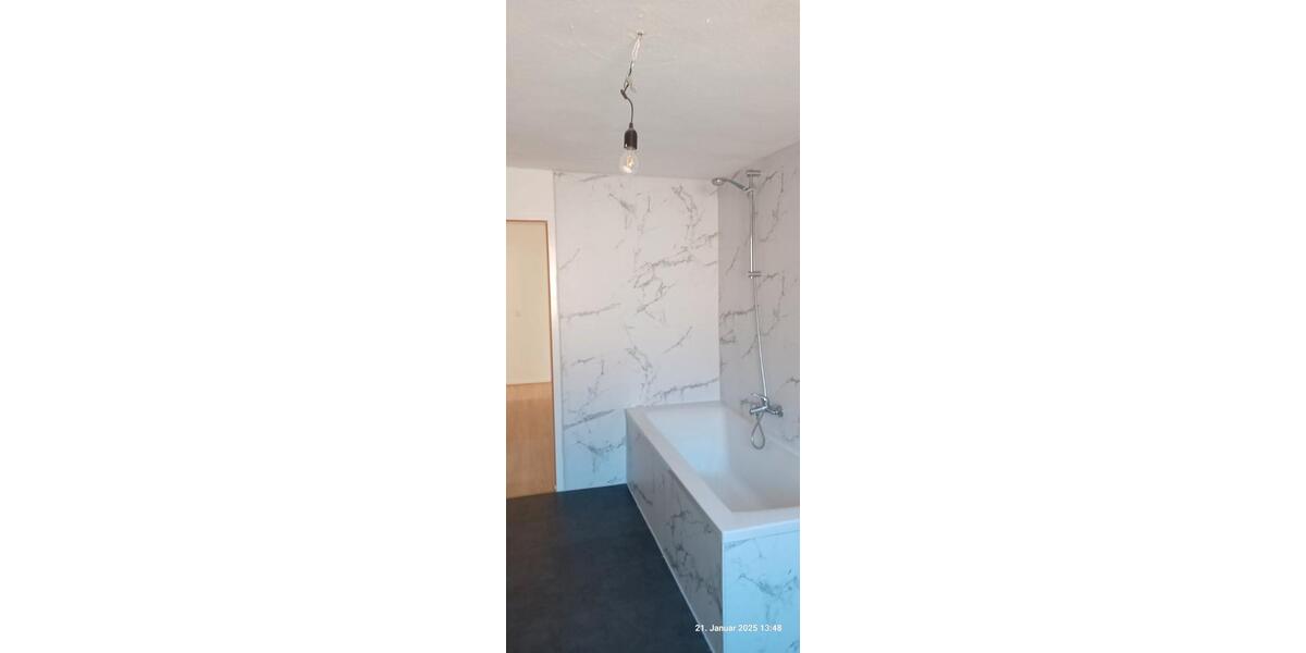 Dachgeschoßwohnung Delligsen - 5 Zimmer, 135 m&sup2;, 650&euro; | Angebot:26059378