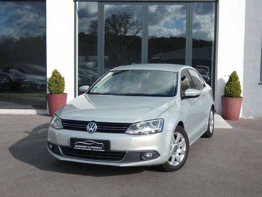 VW Jetta 219.394 km 5.890 € Bochum 44807