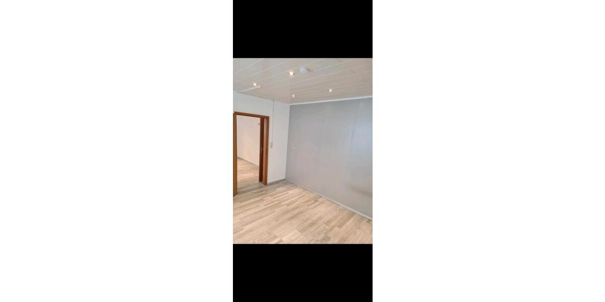 Erdgeschoßwohnung Korbach - 4 Zimmer, 135 m&sup2;, 89.000&euro; | Angebot:27144526
