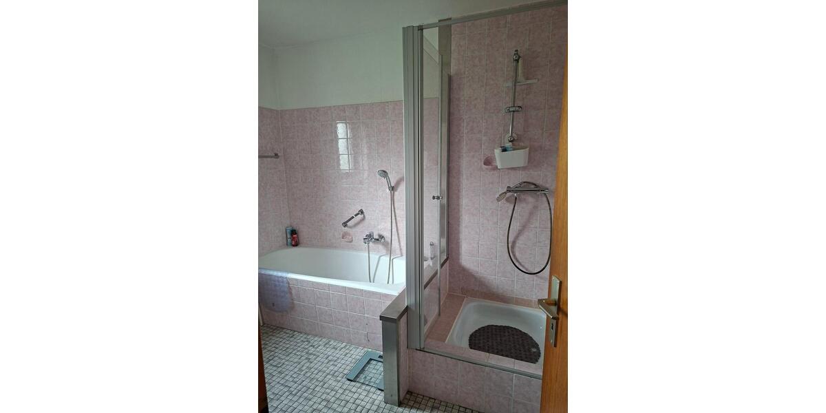 Erdgeschoßwohnung Haibach - 4 Zimmer, 96 m&sup2;, 890&euro; | Angebot:26560518