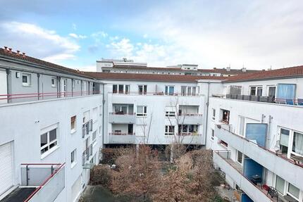 Möbilierte und sanierte 2-Zimmer Wohnung mit Balkon & Stellplatz