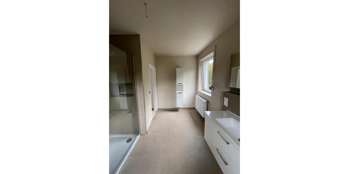 Doppelhaushälfte Bad Abbach - 5 Zimmer, 130 m&sup2;, 1.900&euro; | Angebot:25399314