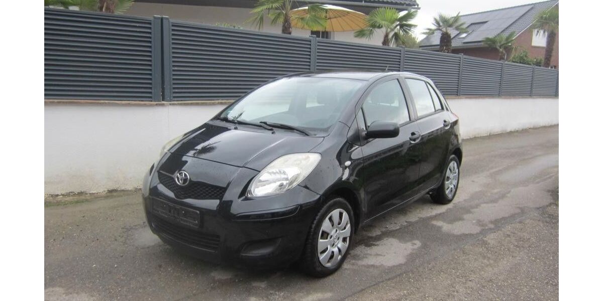 Toyota Yaris 241.000 km 2.250 &euro; Öhringen-Cappel 74613