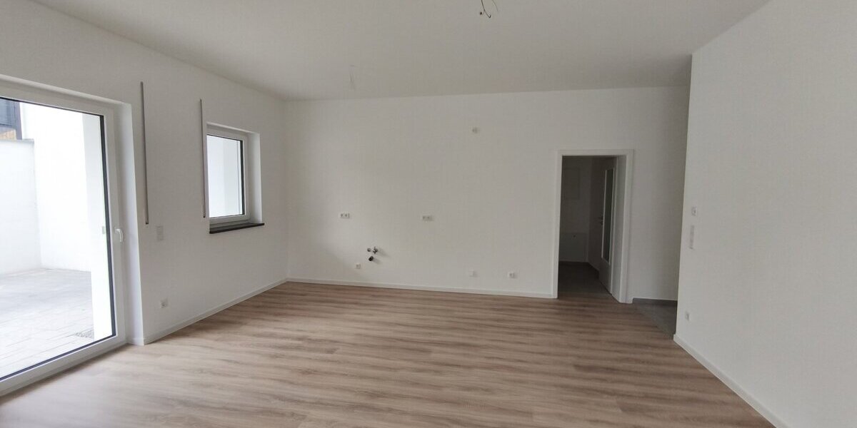 Erstbezug Moderne 4-Zi-Souterrain-Whg WFL 94,5 m² Energiesparhaus QNG Terrasse ab 01.09.2026 zu vermieten! - Etagenwohnung Windischeschenbach | Angebot:27024074