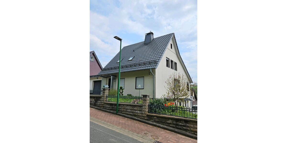 Einfamilienhaus Osterode am Harz - 10 Zimmer, 180 m&sup2;, 250.000&euro; | Angebot:26368896