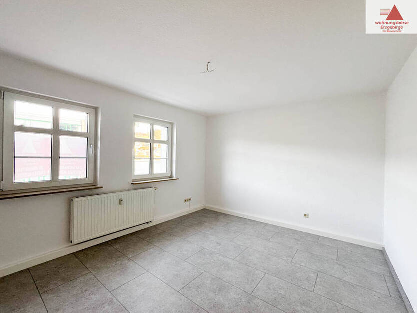 Großzügige, komplett sanierte 5-Raum-Wohnung mit zwei Bädern in Gornsdorf!!