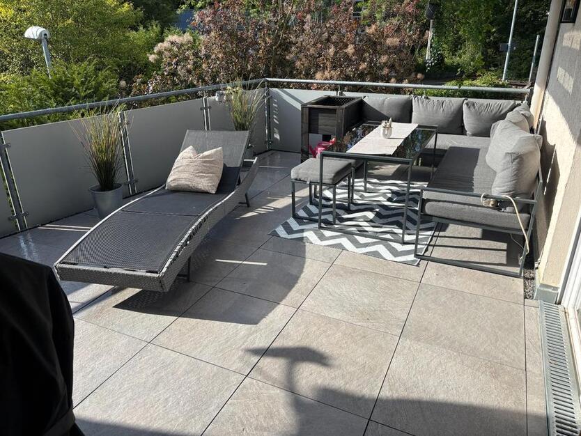 Familienfreundliche 5-Zimmer-Wohnung mit Balkon, Garten, Garage &