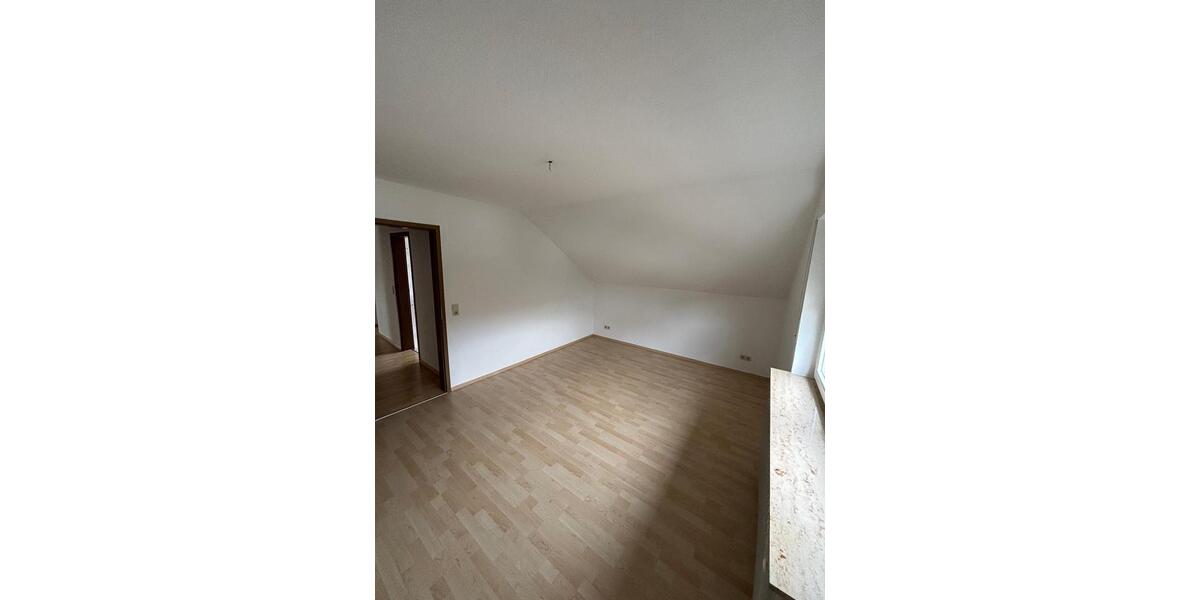 Dachgeschoßwohnung Appenweier - 4 Zimmer, 100 m&sup2;, 900&euro; | Angebot:25284005