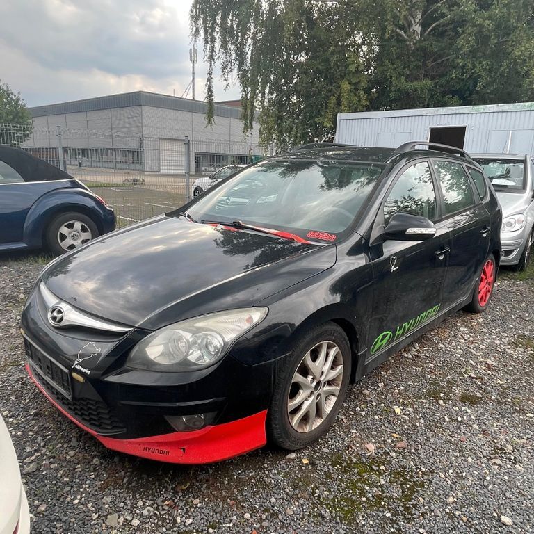 i30