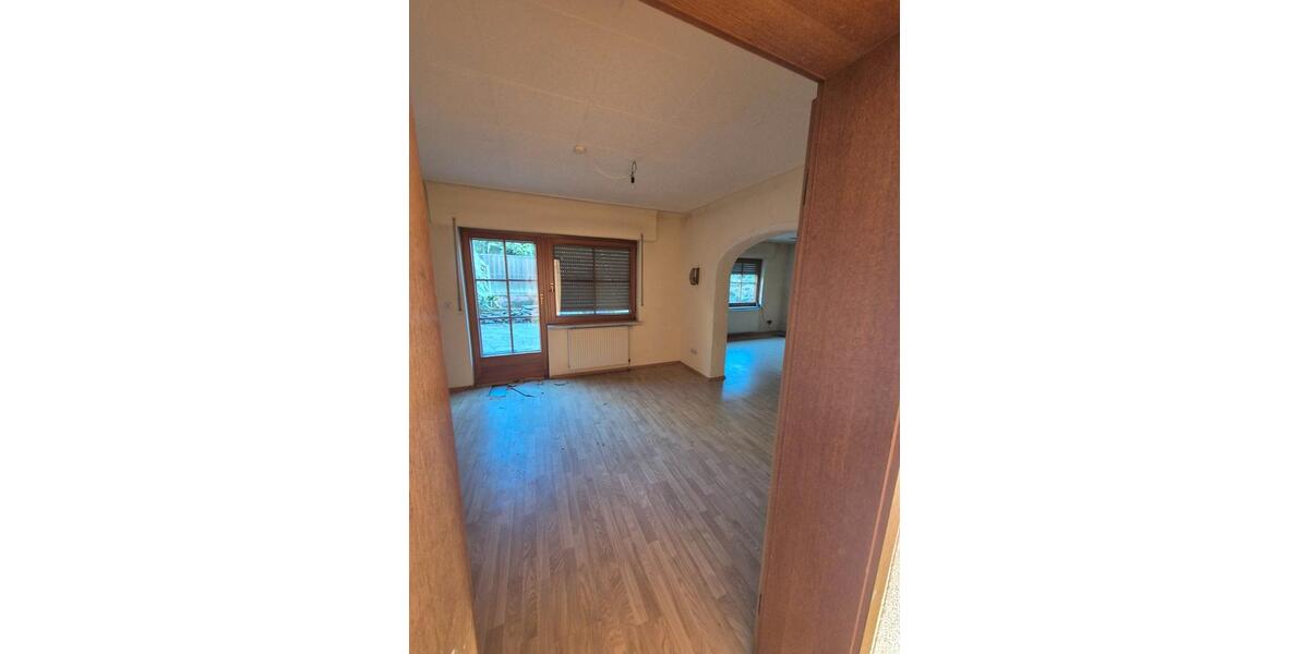 Einfamilienhaus Eppelborn - 12 Zimmer, 180 m&sup2;, 125.000&euro; | Angebot:26296832