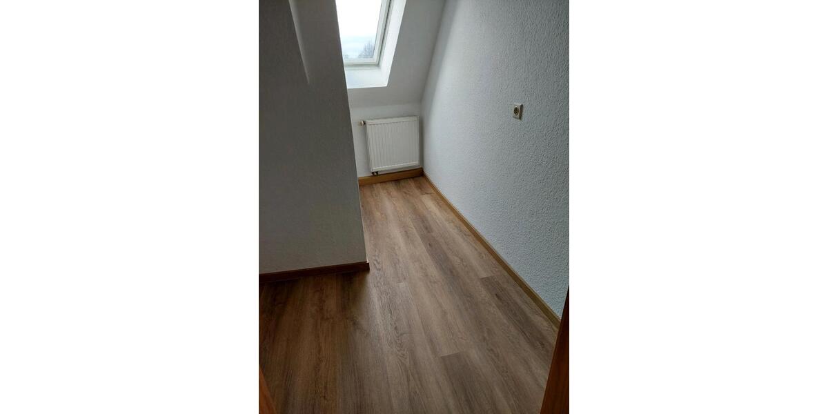 Dachgeschoßwohnung Bad Schmiedeberg - 1.5 Zimmer, 38 m&sup2;, 395&euro; | Angebot:25238108