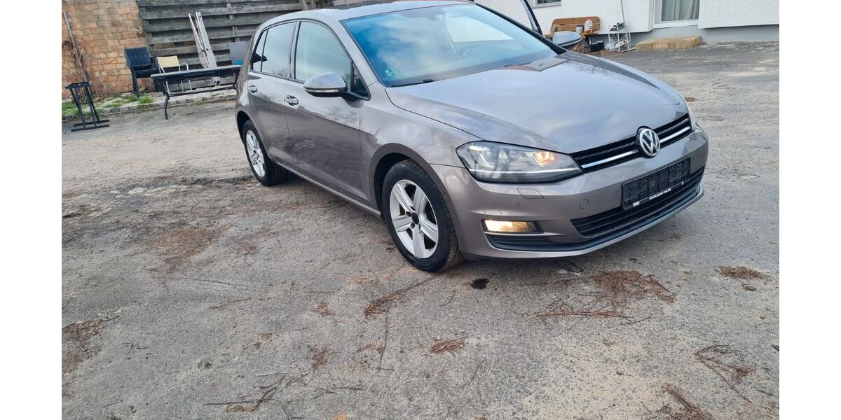 VW Golf 242.112 km 8.100 &euro; Velten 16727