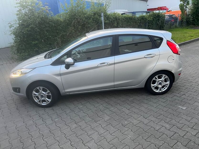 Ford Fiesta 157.317 km 5.500 € Hamburg 22525