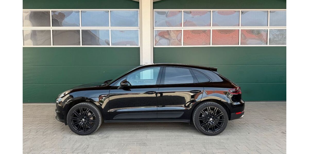 Porsche Macan 87.300 km 34.980 &euro; Garching 85748