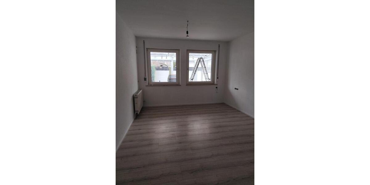 Erdgeschoßwohnung Backnang - 2.5 Zimmer, 72 m&sup2;, 700&euro; | Angebot:26276835