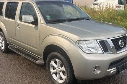 Nissan Pathfinder 203.000 km 9.995 &euro; Knetzgau 97478