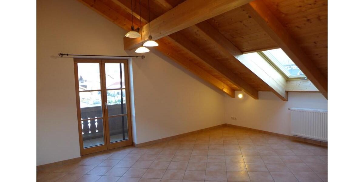 Dachgeschoßwohnung Benediktbeuern - 2.5 Zimmer, 71 m&sup2;, 980&euro; | Angebot:26293170