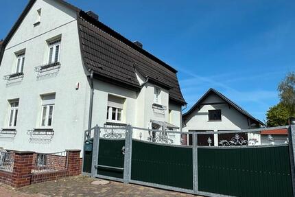 Haus Tangerhütte - 6 Zimmer, 257 m&sup2;, 1.750&euro; | Angebot:26444393