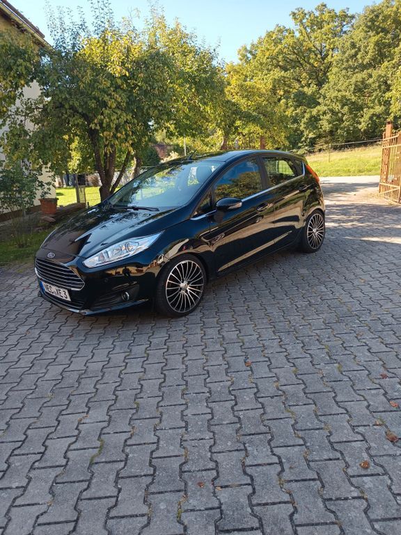 Ford Fiesta 86.000 km 7.899 € Windsbach 91575