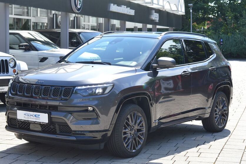 Jeep Compass 42.168 km 28.900 € Waldkraiburg 84478