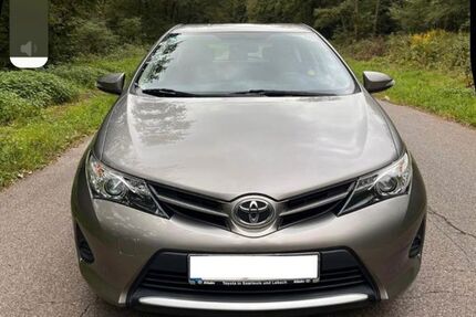 Toyota Auris 121.000 km 7.200 &euro; Völklingen 66333