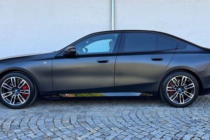 BMW i5 6.000 km 58.490 &euro; München 81245