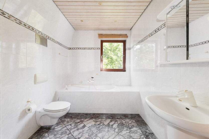 Seenah! Einfamilienhaus in Müggelheim - Mit Einbauküche, Fußbodenheizung, Carport, Nebengebäude usw. 4 zimmer